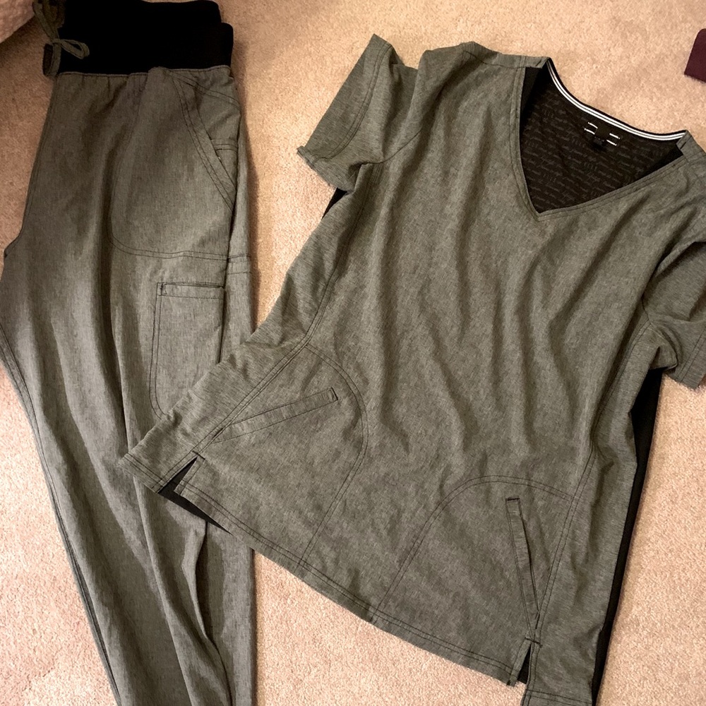 Women Elle Scrubs